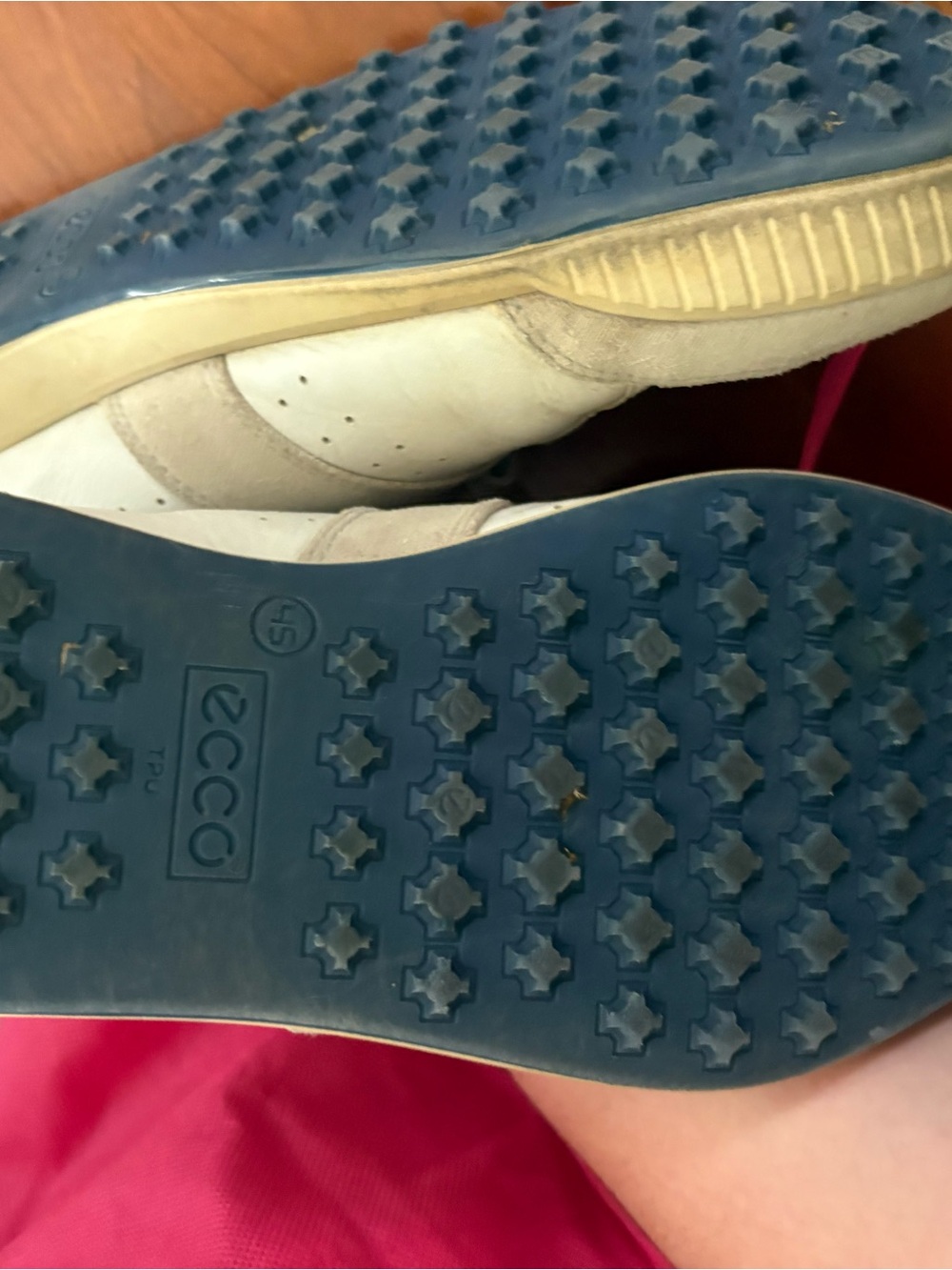 ECCO men’s golf sneakers White Leather with Blue Star-Pattern Soles